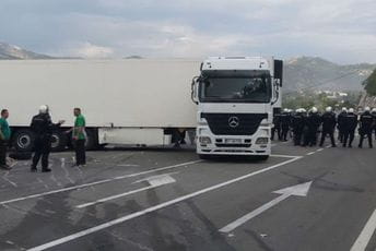 Mrvaljević: Postupanje policije dovelo nas je na ivicu tragedije Mrvaljević: Postupanje policije dovelo nas je na ivicu tragedije