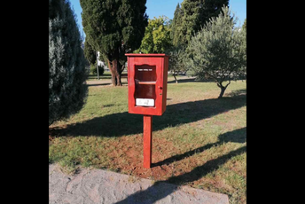 Pozajmi-Pročitaj-Vrati: Podgoričani dobijaju mini biblioteke Pozajmi-Pročitaj-Vrati: Podgoričani dobijaju mini biblioteke