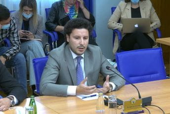 Vanredna press konferencija Abazovića i Sekulovića povodom slučaja Belivuk Vanredna press konferencija Abazovića i Sekulovića povodom slučaja Belivuk