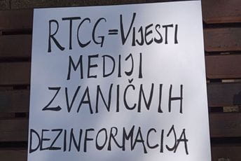 Građanske aktivistkinje pred zgradom Skupštine podsjetile na Belvedersku noć