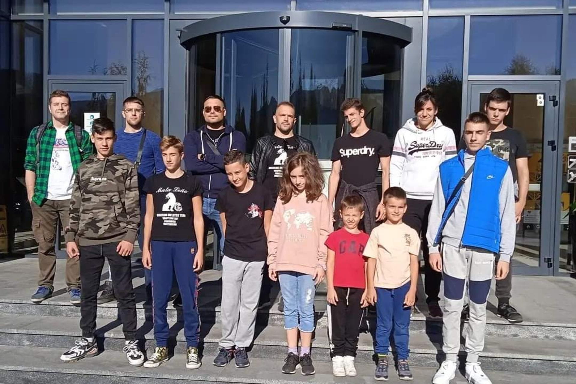 Fotografija 2: Petnaest medalja i pehar u Sarajevu