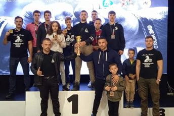 Petnaest medalja i pehar u Sarajevu Petnaest medalja i pehar u Sarajevu