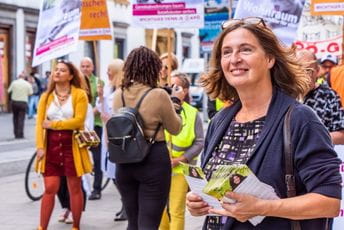 Buduća gradonačelnica Graca drži Titovu i Jovankinu sliku: Jugoslavija je bila najbliže mom idealu Buduća gradonačelnica Graca drži Titovu i Jovankinu sliku: Jugoslavija je bila najbliže mom idealu