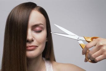 Indija: Frizerski salon kažnjen sa 270.000 dolara zbog pogresne frizure Ilustracija