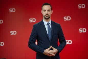 Zirojević Abazoviću: Čega se pametan stidi, time se budala ponosi Zirojević Abazoviću: Čega se pametan stidi, time se budala ponosi