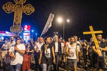 Oni bi Crnu Goru bez Crnogoraca Oni bi Crnu Goru bez Crnogoraca