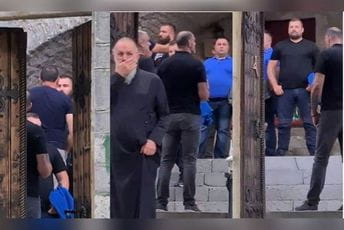 ANB bi da sakrije imena bezbjednosno interesantnih osoba koje su bile u Manastiru Nepoznate osobe na ulazu u Cetinjski manastir