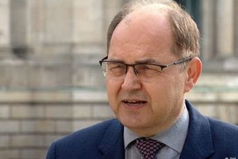 Šmit: Da li je osuđeni zločinac Pandurević Dodikov savjetnik? Šmit: Da li je osuđeni zločinac Pandurević Dodikov savjetnik?