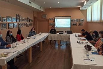 Misija OEBS -a u Crnoj Gori podržava prevenciju i borbu protiv nasilja u porodici na lokalnom nivou Misija OEBS -a u Crnoj Gori podržava prevenciju i borbu protiv nasilja u porodici na lokalnom nivou