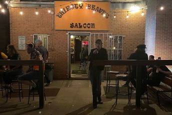 Mik Džeger sjedio u lokalnom baru i niko ga nije prepoznao Mik Džeger sjedio u lokalnom baru i niko ga nije prepoznao