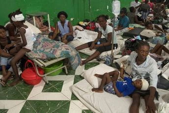 Država u katastrofi, građani bježe, hiljade vraćene nazad Država u katastrofi, građani bježe, hiljade vraćene nazad