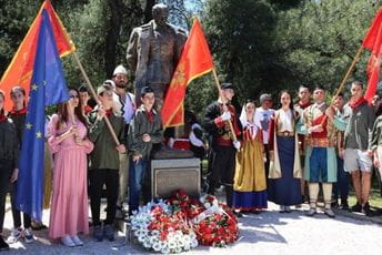 Radunović: Ne dozvoliti da se vaspitavanje mladih u duhu antifašizma kvalifikuje kao zloupotreba u političke svrhe Radunović: Ne dozvoliti da se vaspitavanje mladih u duhu antifašizma kvalifikuje kao zloupotreba u političke svrhe