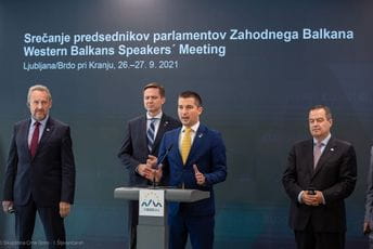 EU na primjeru Crne Gore da pokaže da proces proširenja istinski živi u praksi EU na primjeru Crne Gore da pokaže da proces proširenja istinski živi u praksi