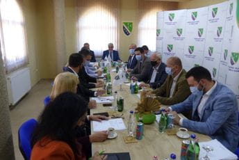 Bošnjačko Vijeće: Odložiti popis zbog nacionalnih i drugih podjela Bošnjačko Vijeće: Odložiti popis zbog nacionalnih i drugih podjela