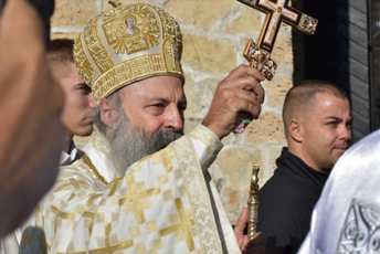 Porfiriju i episkopima SPC zabranili ulazak na Kosovo