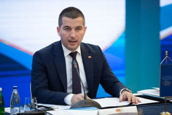 Bečiću upućen zvaničan poziv da posjeti Kipar Bečiću upućen zvaničan poziv da posjeti Kipar