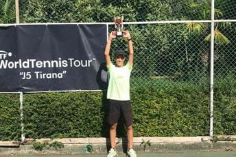 Lakić za istoriju, kao nekad Monika Seleš Lakić za istoriju, kao nekad Monika Seleš