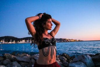 Vojvodić: Ples sa vatrom privlači pažnju, ljudi se odmah okupljaju Vojvodić: Ples sa vatrom privlači pažnju, ljudi se odmah okupljaju