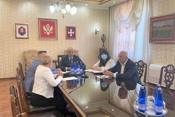 Cetinje i Sankt Peterburg uspostavljaju saradnju Cetinje i Sankt Peterburg uspostavljaju saradnju