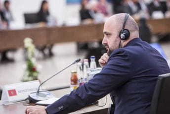 Božović: Digitalizacija i upotreba vještačke inteligencije u pravosuđu nije izbor nego neminovnost Božović: Digitalizacija i upotreba vještačke inteligencije u pravosuđu nije izbor nego neminovnost