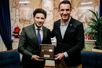 Abazoviću dodijeljen Ključ Tirane Abazoviću dodijeljen Ključ Tirane