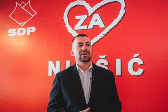 Perović: Apsurdno je da se u eri digitalnog društva pokušava klerikalizacija obrazovanja Perović: Apsurdno je da se u eri digitalnog društva pokušava klerikalizacija obrazovanja