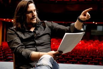 Odlazi cirkus Odlazi cirkus