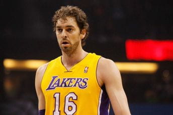 Lejkersi povlače Gasolov dres s brojem 16 Lejkersi povlače Gasolov dres s brojem 16