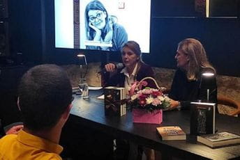 Književno veče Jasenke Lalović na tvrđavi Besac: Predstavljena trilogija „Brda od pelina“ Književno veče Jasenke Lalović na tvrđavi Besac: Predstavljena trilogija „Brda od pelina“