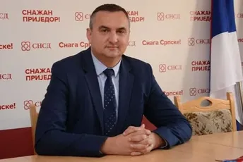 Zbog afere s fotografijama gradonačelnik Prijedora podnio ostavku Zbog afere s fotografijama gradonačelnik Prijedora podnio ostavku