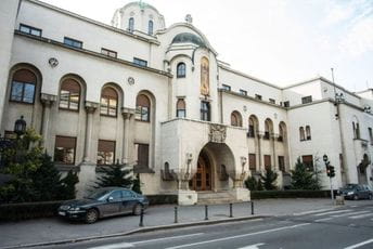 Zid ćutnje o Crnogorskoj pravoslavnoj crkvi u Srbiji