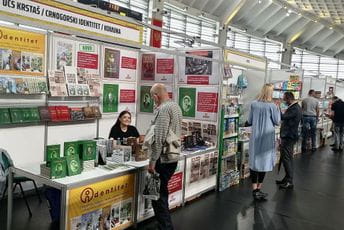 Crnogorska dijaspora na sajmu knjiga u Podgorici Crnogorska dijaspora na sajmu knjiga u Podgorici