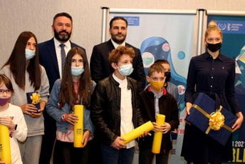 Dodijeljene nagrade pobjednicima takmičenja za najljepše pismo Dodijeljene nagrade pobjednicima takmičenja za najljepše pismo