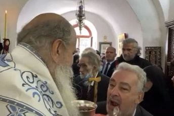 Krivokapića ni doktori ne mogu da natjeraju da se vakciniše Krivokapića ni doktori ne mogu da natjeraju da se vakciniše