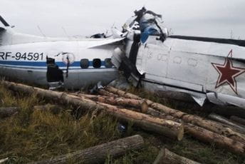 U padu aviona 19 mrtvih (VIDEO) U padu aviona 19 mrtvih (VIDEO)