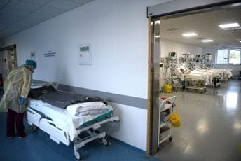 U danu umrli žena i muž, ona '84, on '76. godište: Smrtnost intubiranih veća od 90 odsto