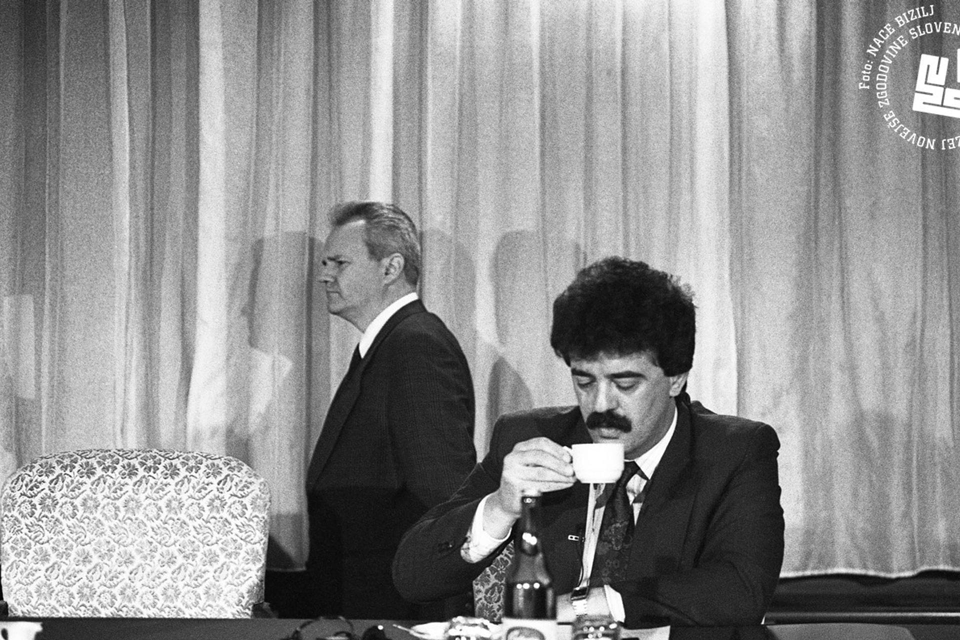 Fotografija 4: Borat na sceni, „crkva“ u backstageu