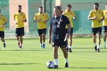 Sjutra ćemo znati da li Radulović ostaje selektor Sjutra ćemo znati da li Radulović ostaje selektor