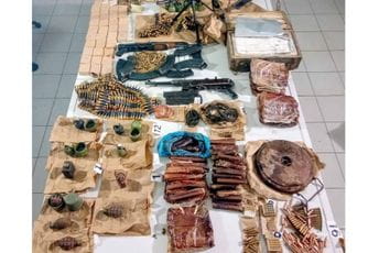 Uhapšen Podgoričanin: Pronađena veća količina oružja i eksploziva Uhapšen Podgoričanin: Pronađena veća količina oružja i eksploziva