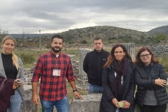 Novinarima iz Slovenije predstavljeni Duklja i Risanski mozaici Novinarima iz Slovenije predstavljeni Duklja i Risanski mozaici