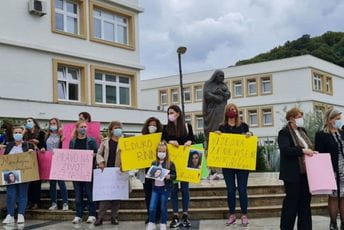 U Ulcinju protest zbog ubistva Šejle Bakije: Podižemo glas i zahtijevamo odgovornost za svaku žrtvu U Ulcinju protest zbog ubistva Šejle Bakije: Podižemo glas i zahtijevamo odgovornost za svaku žrtvu