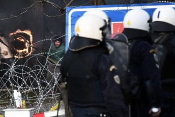 Grčka pojačava odbranu granice sa Turskom i traži oštrije akcije EU Grčka pojačava odbranu granice sa Turskom i traži oštrije akcije EU