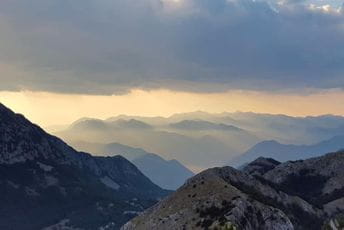 Suština crnogorskoga posrnuća i vaskrsenja Suština crnogorskoga posrnuća i vaskrsenja