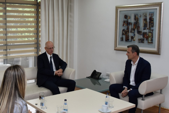 Božović – Dmočovski: Razmatrano unapređenje saradnje na polju nauke i obrazovanja Božović – Dmočovski: Razmatrano unapređenje saradnje na polju nauke i obrazovanja