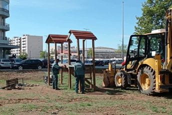 Počeli radovi na još jednom igralištu za djecu Počeli radovi na još jednom igralištu za djecu