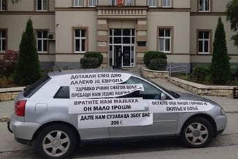 "Ostajte ođe, naše gorivo je skuplje i bolje" "Ostajte ođe, naše gorivo je skuplje i bolje"