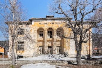 Pozorište koje je za tri decenije postalo ruina (FOTO) Pozorište koje je za tri decenije postalo ruina (FOTO)