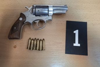 Danilovgrad: Uhapšena osoba kod koje je pronađen revolver Danilovgrad: Uhapšena osoba kod koje je pronađen revolver