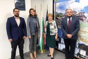 Intenzivirati ekonomsku saradnju Crne Gore i Bugarske Intenzivirati ekonomsku saradnju Crne Gore i Bugarske