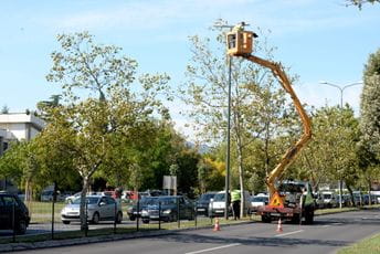 Bulevar Mihaila Lalića i Ulica Kralja Nikole dobijaju novu rasvjetu Bulevar Mihaila Lalića i Ulica Kralja Nikole dobijaju novu rasvjetu